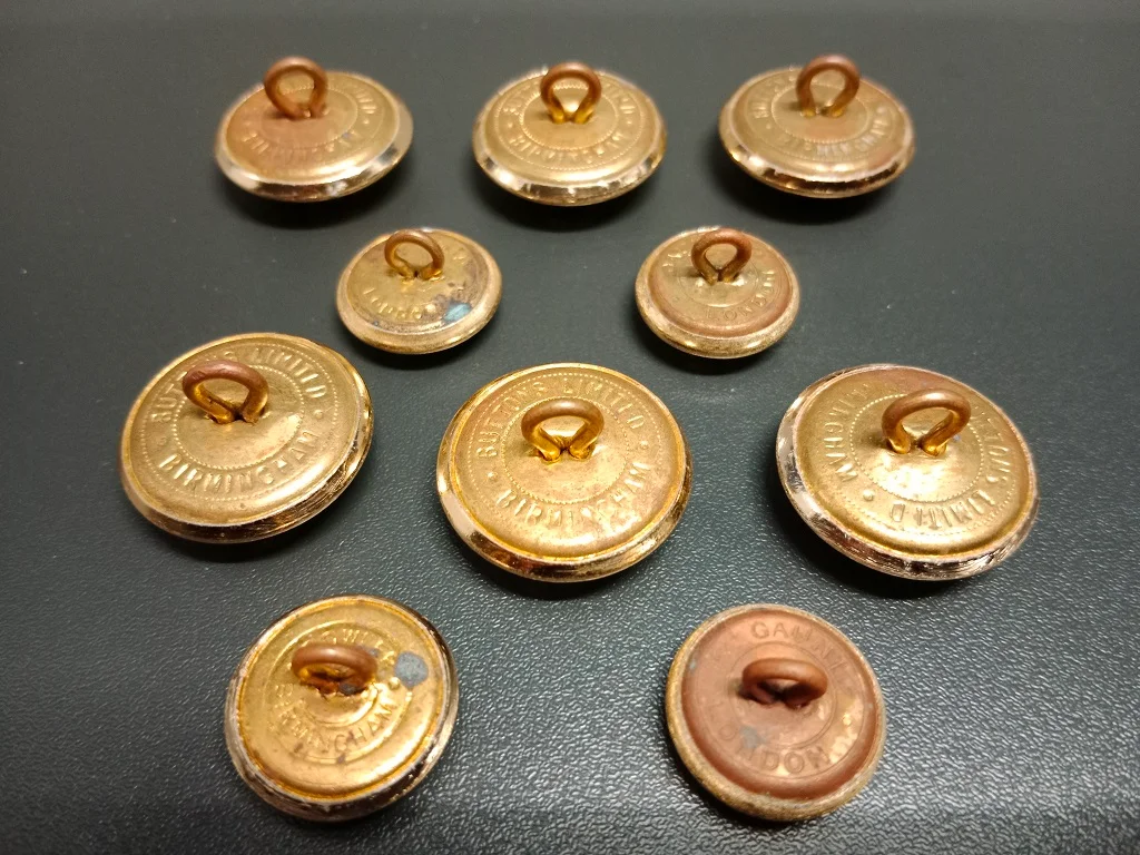 10 Uniform Buttons HM Queen Elizabeth II The Royal Army 2