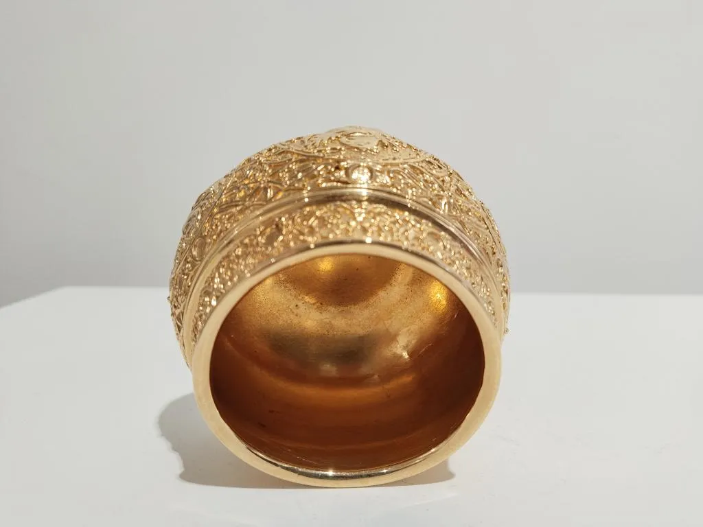 24 Karat Vergoldeter Ornamentierter Bronzebecher 2
