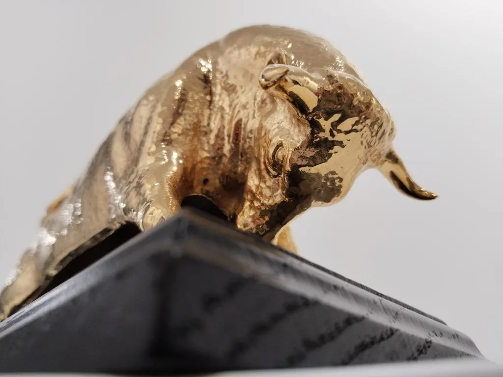 24k Vergoldete Bronzeskulptur Stier 2