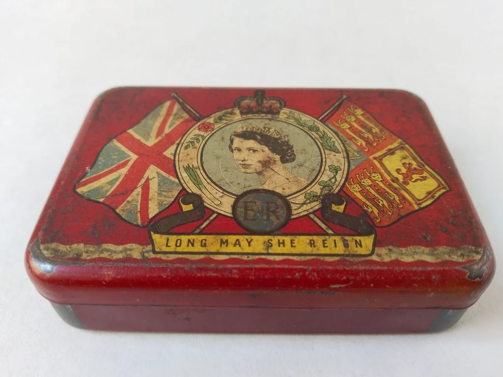 Alte Blechdose Krönung Von Königin Elizabeth II Vintage 2