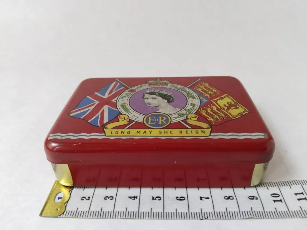 Coronation Tin Box Queen Elizabeth II 1953 11