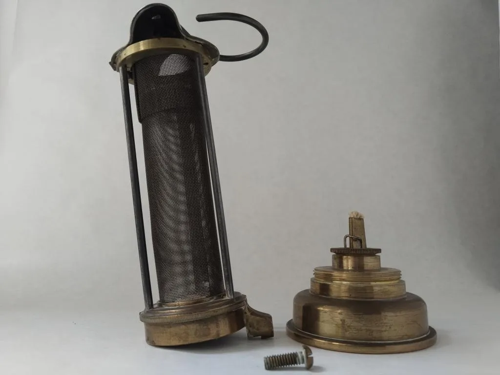 E Thomas and Williams Davy Type Safety Miners Lamp 5