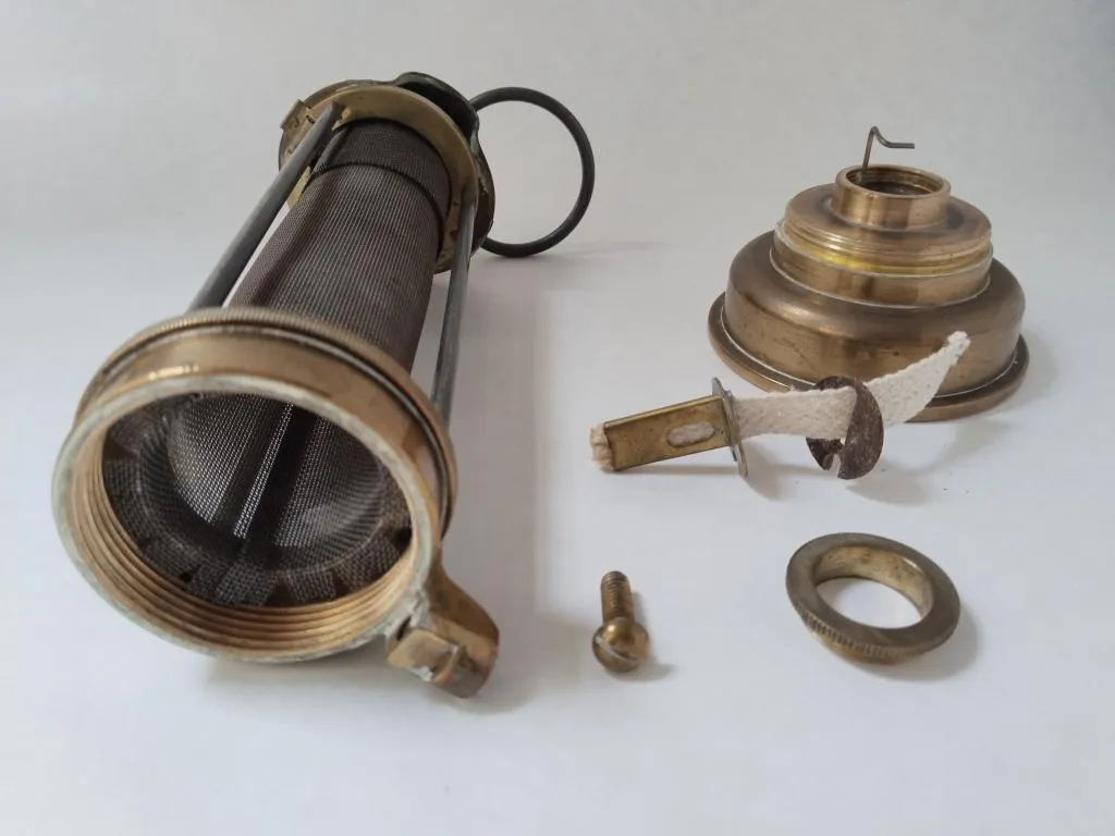 E Thomas and Williams Davy Type Safety Miners Lamp 7