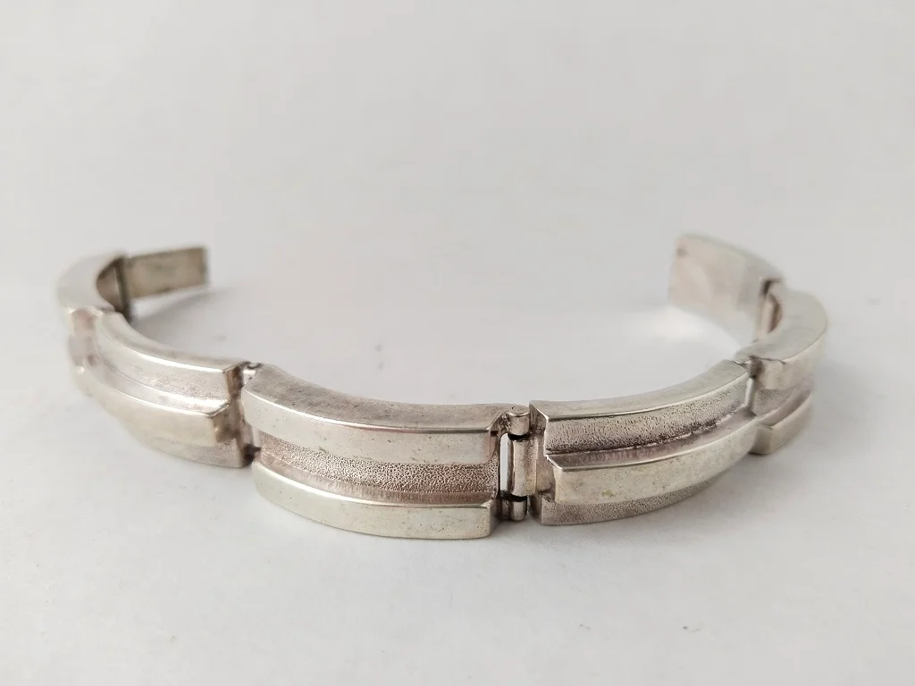 Herren-Silberarmband Hergestellt von einem Mitglied der 8