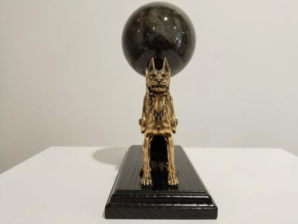 Messing Greif Skulptur mit Steinkugel 2