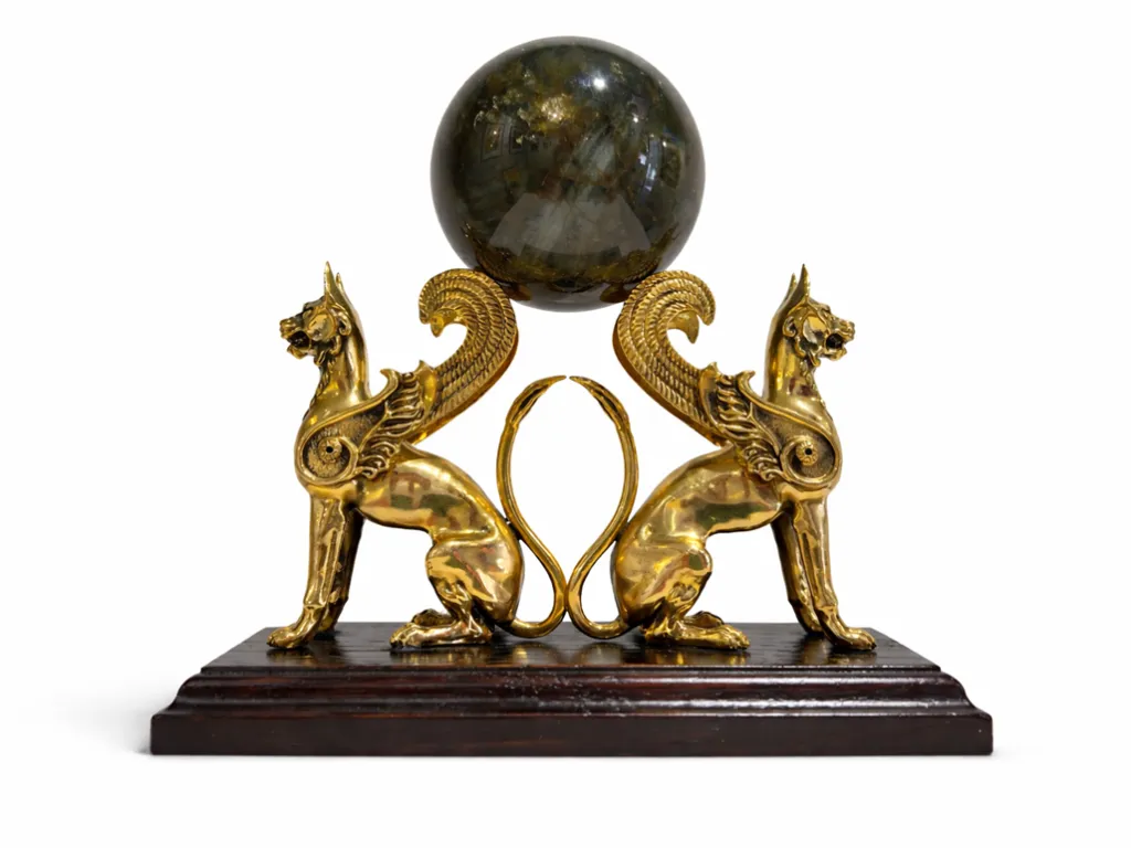 Messing Greif Skulptur mit Steinkugel