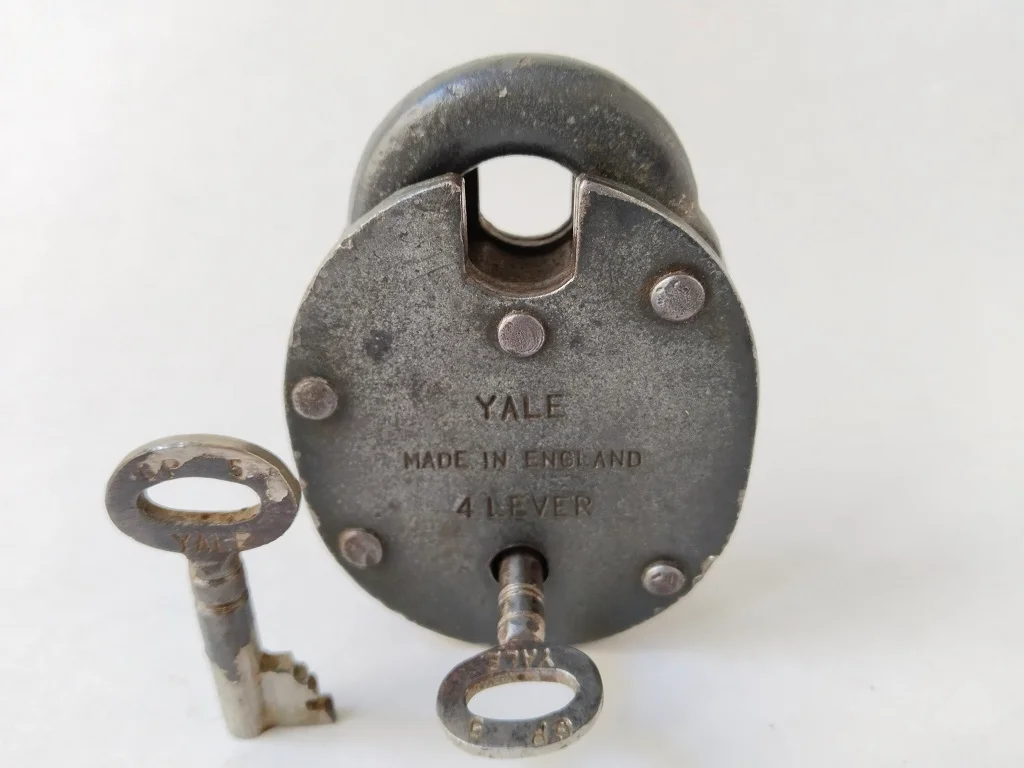 Old Yale Padlock With Two Keys Vintage Circa 1930 8