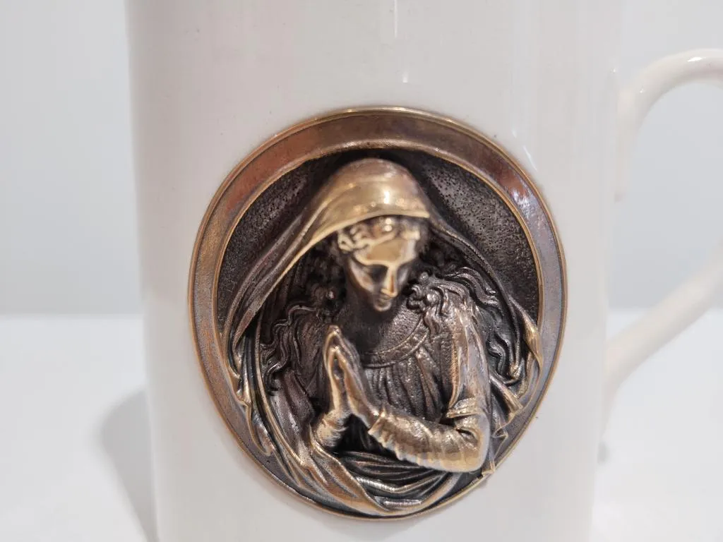Porzellantasse Mit Bronzener Jungfrau Maria 4