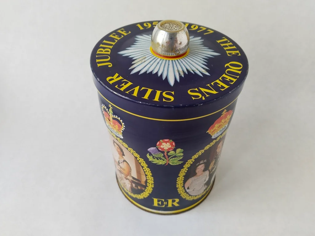 Queen Elizabeth II Silver Jubilee Memorabilia Kitchenalia 5