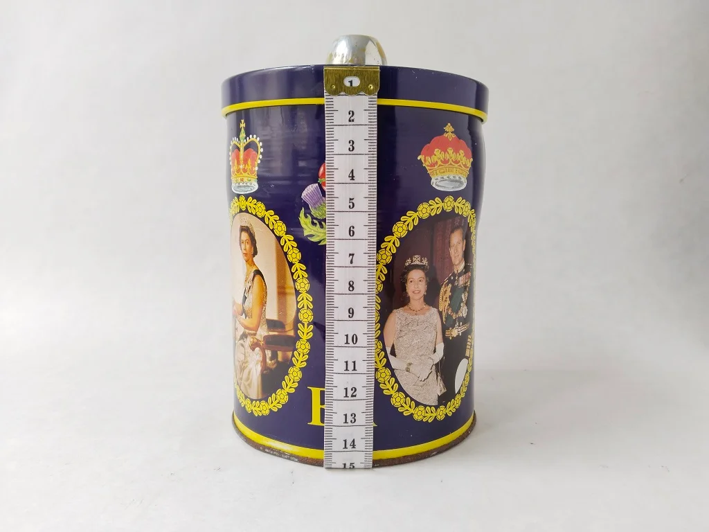 Silbernes Thronjubiläum von Elisabeth II Blechdose aus dem 12