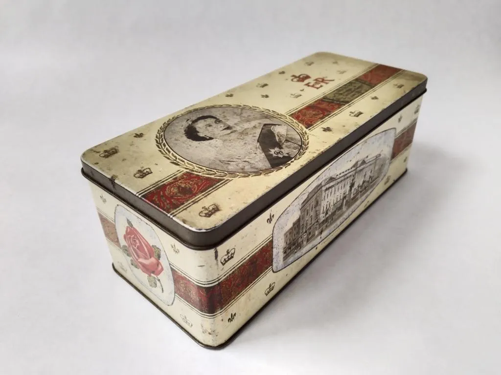 Tin Box Coronation of Queen Elizabeth II 1953 2