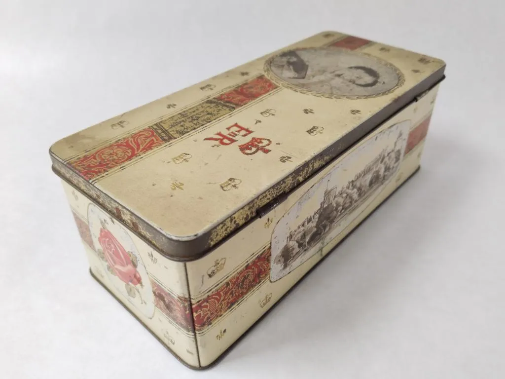 Tin Box Coronation of Queen Elizabeth II 1953 8