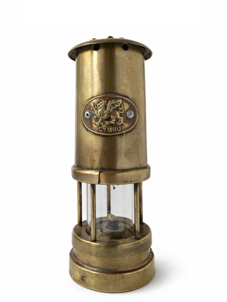 Welsh Brass Miners Lamp CYMRU All Working Replica Lantern 21cm