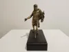 Zwei der Kentaur Chiron Messing Skulpturen 2