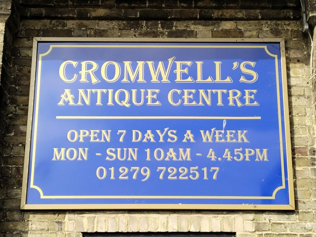 Cromwell’s Antique Centre Bewertung