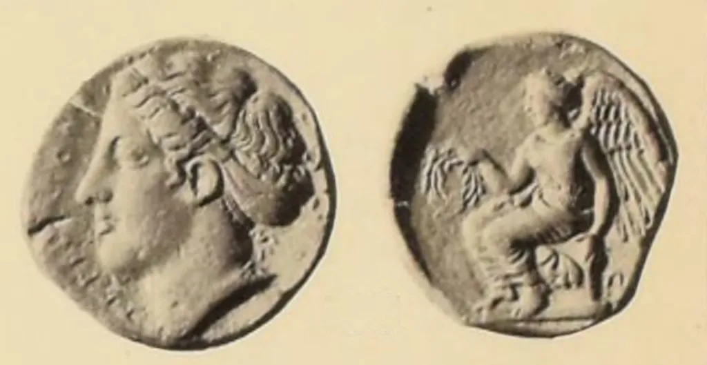 Antike griechische Silberdidrachme aus Terina in Bruttium, in zwei Ansichten gezeigt, mit dem Kopf der Nike nach links auf der Vorderseite und einer nach links auf einem Cippus sitzenden Nike mit Kranz auf der Rückseite.