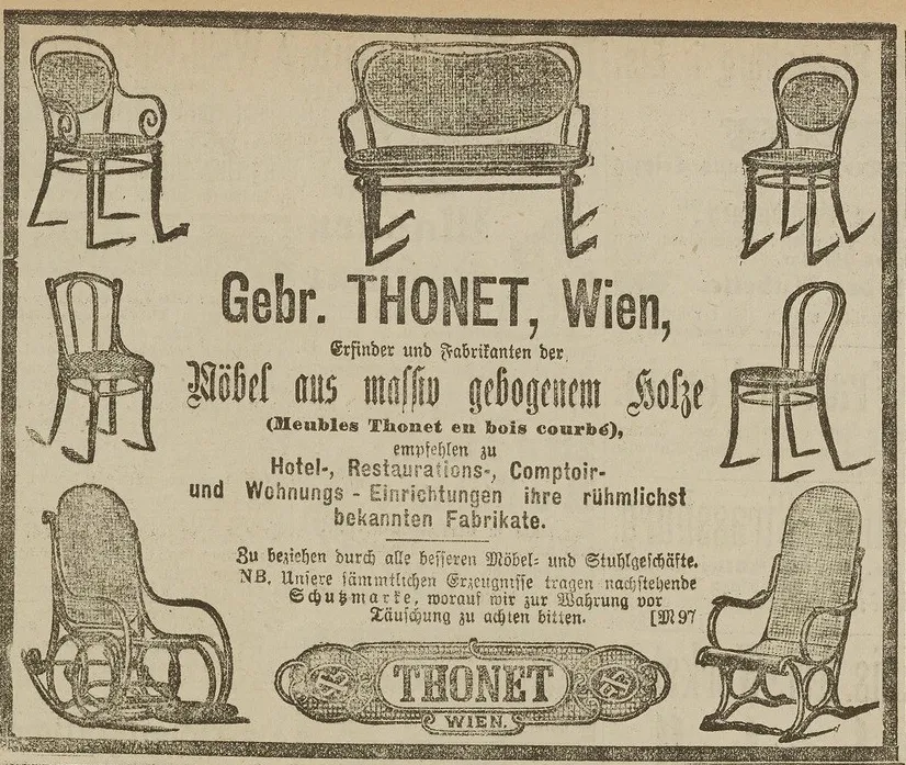 Historische deutsche Zeitungsanzeige von 1895 für Gebrüder Thonet, mit Darstellungen verschiedener Bugholzstühle, einer Bank und Schaukelstühle, begleitet von Text, der ihre Verwendung in Hotels und Privathaushalten hervorhebt.