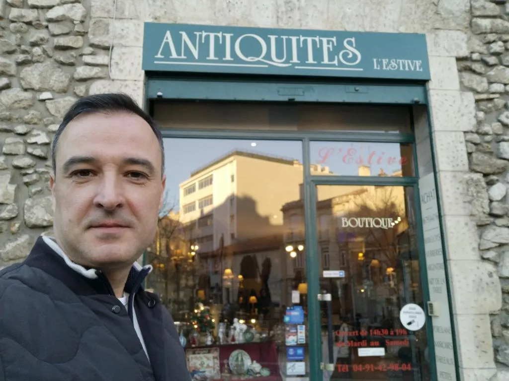 Visiting L’Estive Antiques in Marseille, December 2024 — a delightful stop for any antique enthusiast, nestled in the heart of the city’s historic charm.